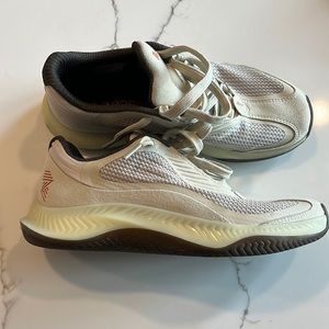 VEUC RAD sneakers men’s 6/ women’s 7.5